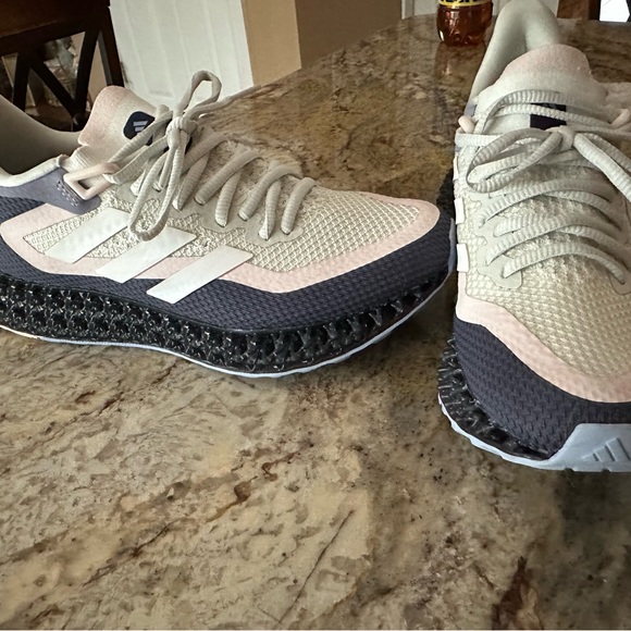 worn once adidas - Picture 1 of 1